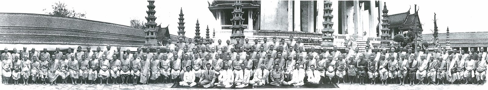 พระเกจิอาจารย์ที่มาปลุกเสก พระ 25พุทธศตวรรษ.jpg